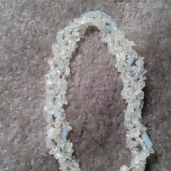 Beautiful Aurora Quartz 18" Cluster Necklace W/ Silver Tone Closure - Picture 6 of 8